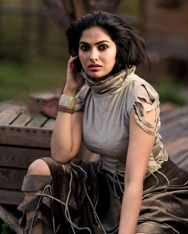 Big Boss Divi Vadthya Looking Attractive In Cow Girl Outfit Big Boss Divi Vadthya Looking Attractive In Cow Girl Outfit